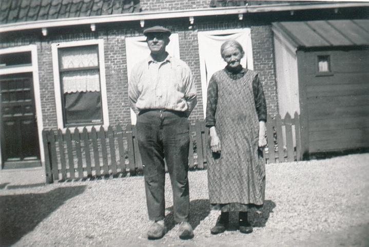 Klaas_(Haayema)_en_Jitske_(1937).jpg