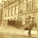 JC_la_Grand_als_koetsier_2