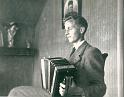 JK_la_Grand_met_trekharmonica_ca_1938